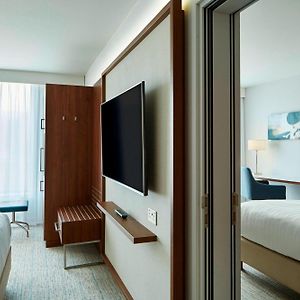 Gästezimmer mit Kingsize-Bett